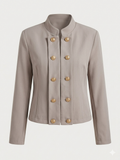 Chaqueta beige con botones dorados